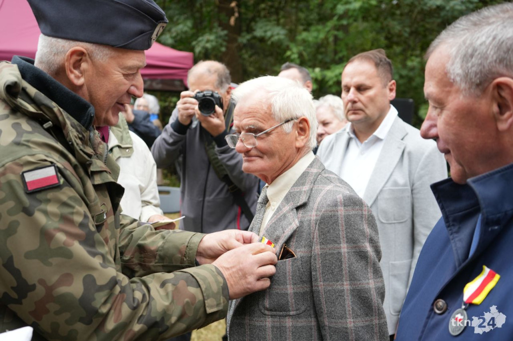 Spotkali się na polanie w Gruszce by uczcić pamięć zmarłych [wideo, zdjęcia]