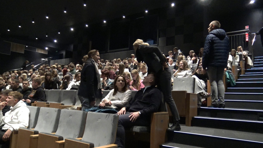 Sala widowiskowa zmieniła się w Kino Lekturowe dla uczniów szkół średnich [wideo, zdjęcia]