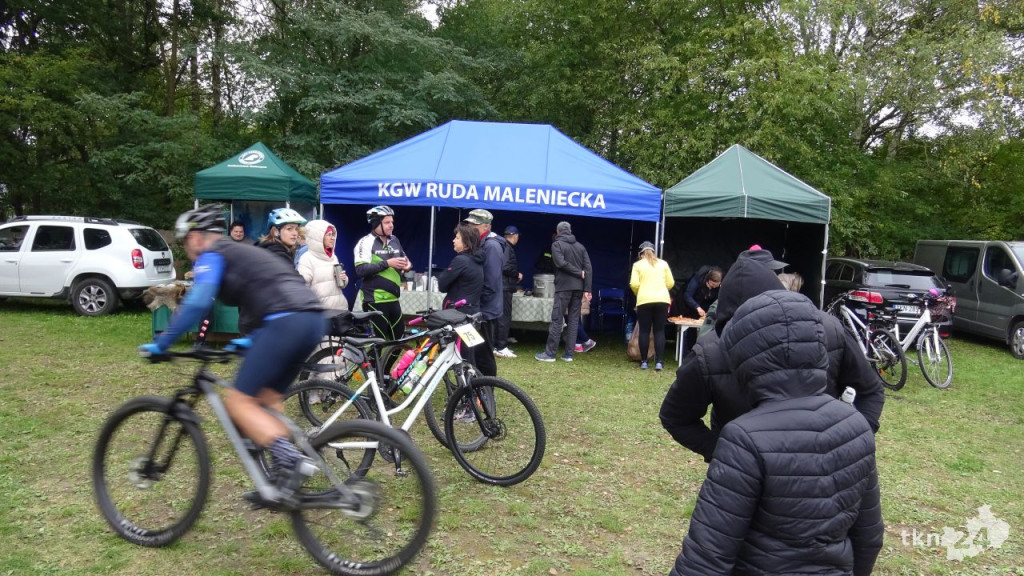 Wyścig rowerowy w Rudzie Malenieckiej. Ogromne emocje i wielu zawodników na starcie [wideo, zdjęcia]