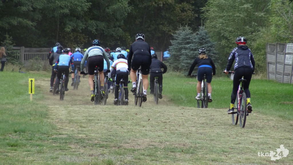 Wyścig rowerowy w Rudzie Malenieckiej. Ogromne emocje i wielu zawodników na starcie [wideo, zdjęcia]