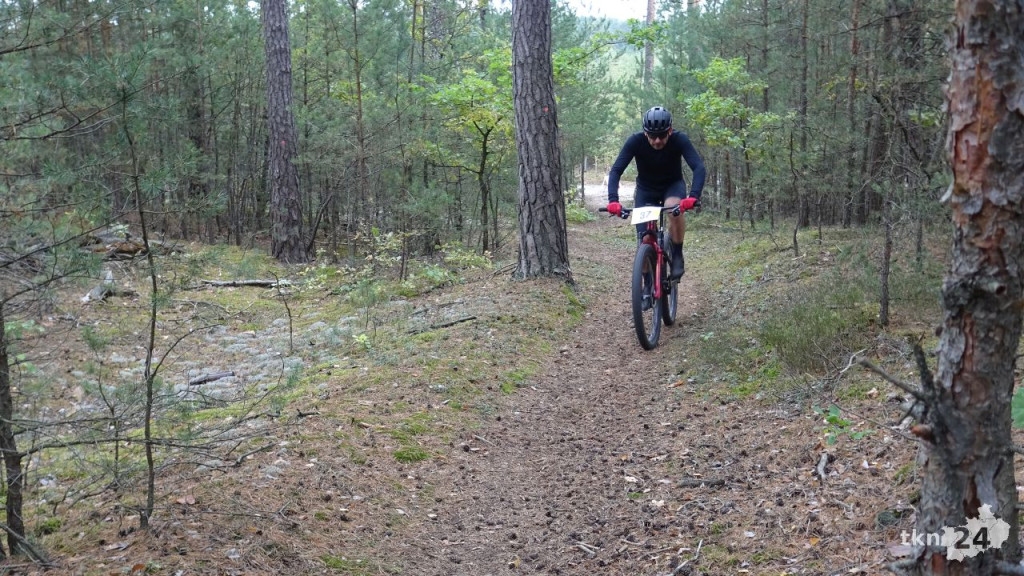 Wyścig rowerowy w Rudzie Malenieckiej. Ogromne emocje i wielu zawodników na starcie [wideo, zdjęcia]
