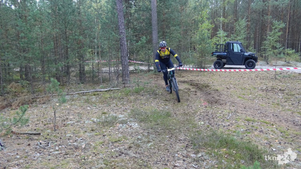 Wyścig rowerowy w Rudzie Malenieckiej. Ogromne emocje i wielu zawodników na starcie [wideo, zdjęcia]