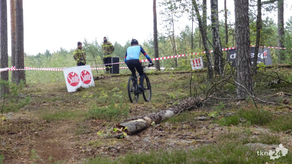 Wyścig rowerowy w Rudzie Malenieckiej. Ogromne emocje i wielu zawodników na starcie [wideo, zdjęcia]