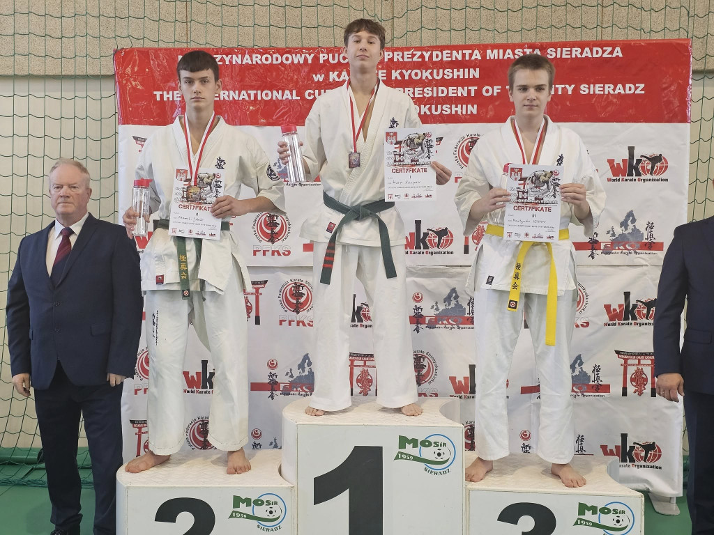 14 medali zawodników z Końskich na Turnieju Karate o Puchar Prezydenta Sieradza [zdjęcia]