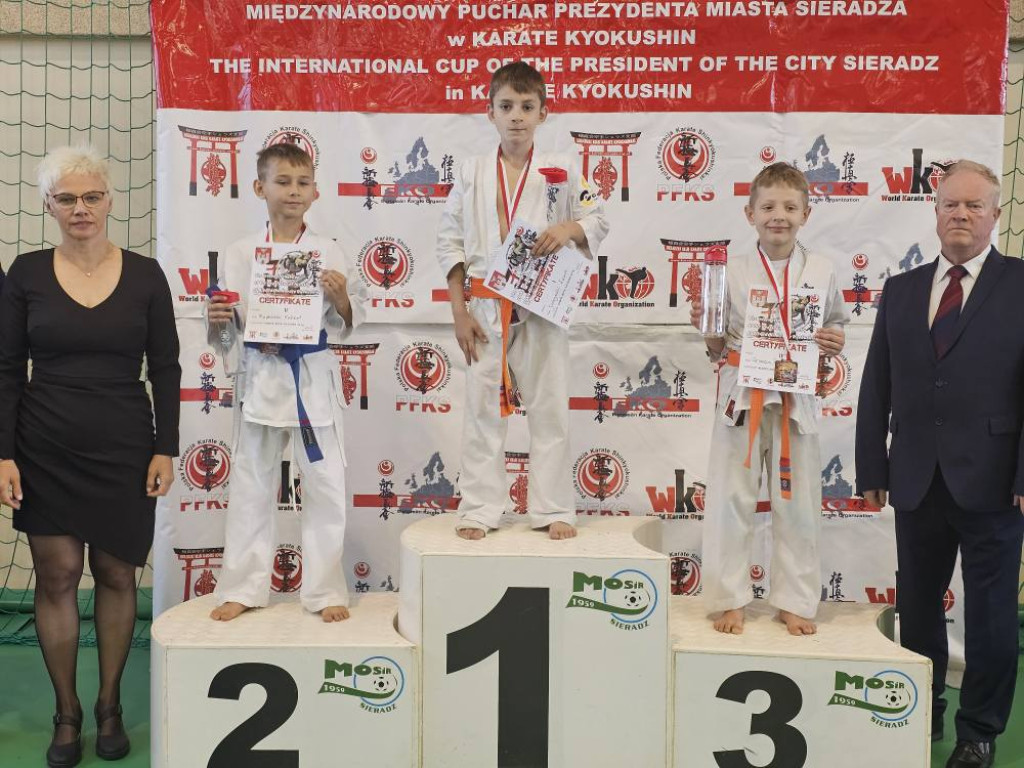 14 medali zawodników z Końskich na Turnieju Karate o Puchar Prezydenta Sieradza [zdjęcia]