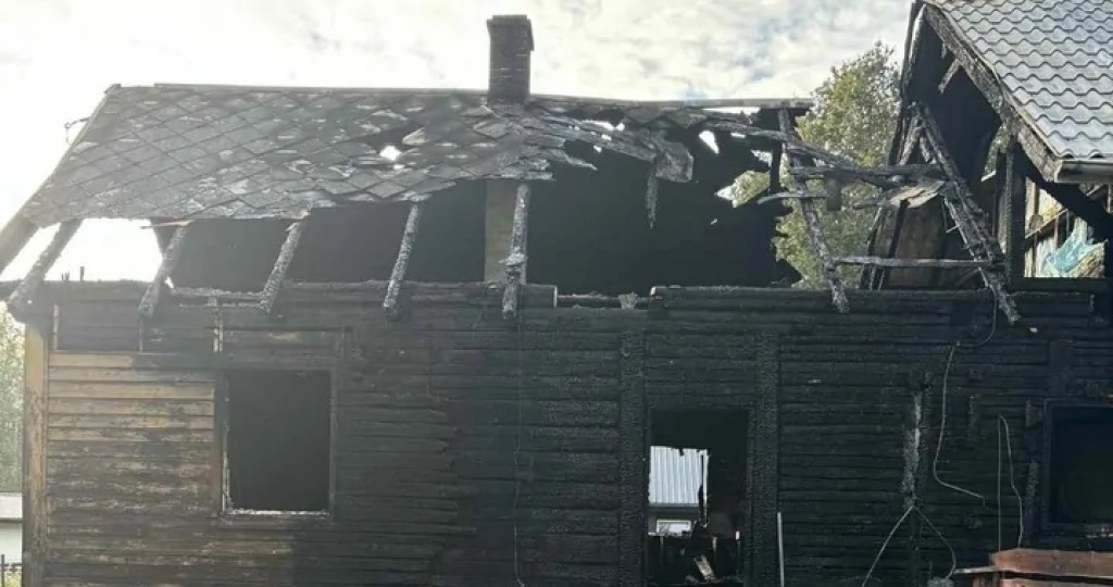 Tragedia w Stąporkowie. Dom stanął w ogniu, ruszyła zbiórka dla poszkodowanych