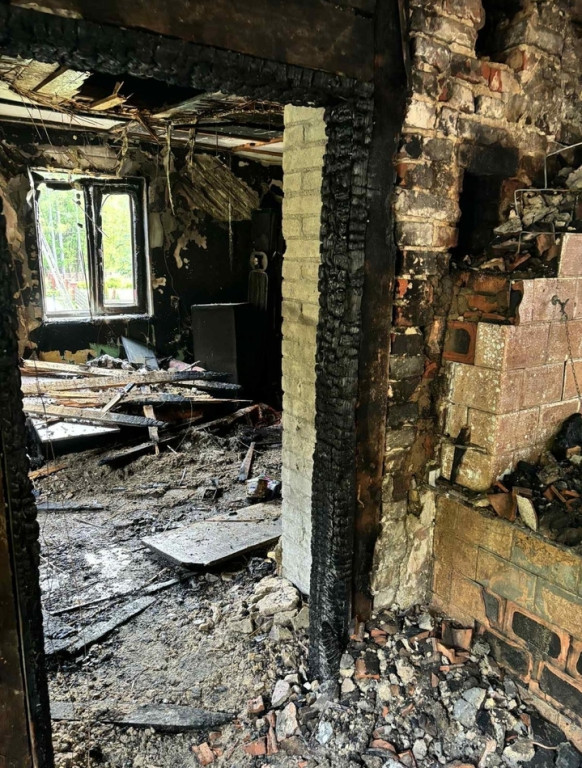 Tragedia w Stąporkowie. Dom stanął w ogniu, ruszyła zbiórka dla poszkodowanych