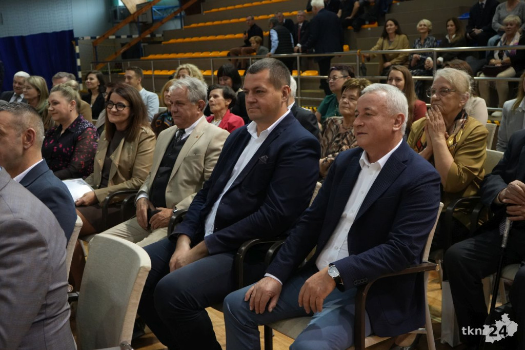 110 lat tradycji i wspomnień. Jubileusz I LO im. KEN w Końskich [wideo, zdjęcia]
