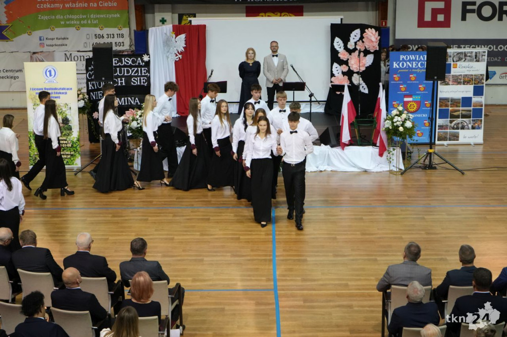 110 lat tradycji i wspomnień. Jubileusz I LO im. KEN w Końskich [wideo, zdjęcia]