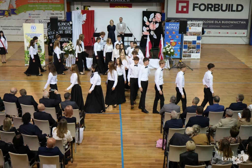 110 lat tradycji i wspomnień. Jubileusz I LO im. KEN w Końskich [wideo, zdjęcia]