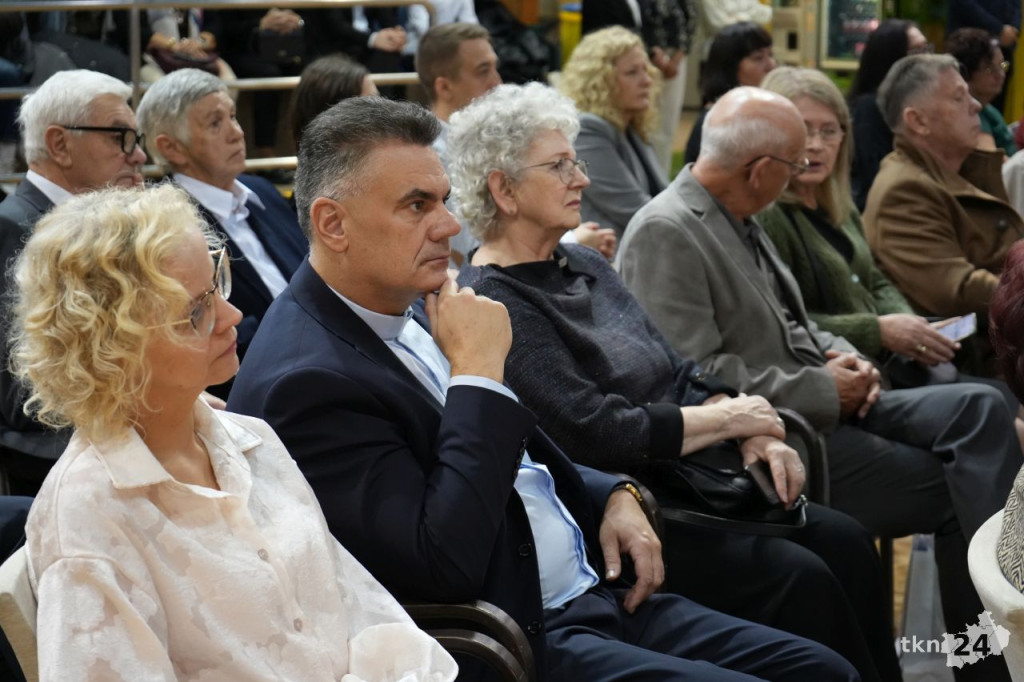 110 lat tradycji i wspomnień. Jubileusz I LO im. KEN w Końskich [wideo, zdjęcia]