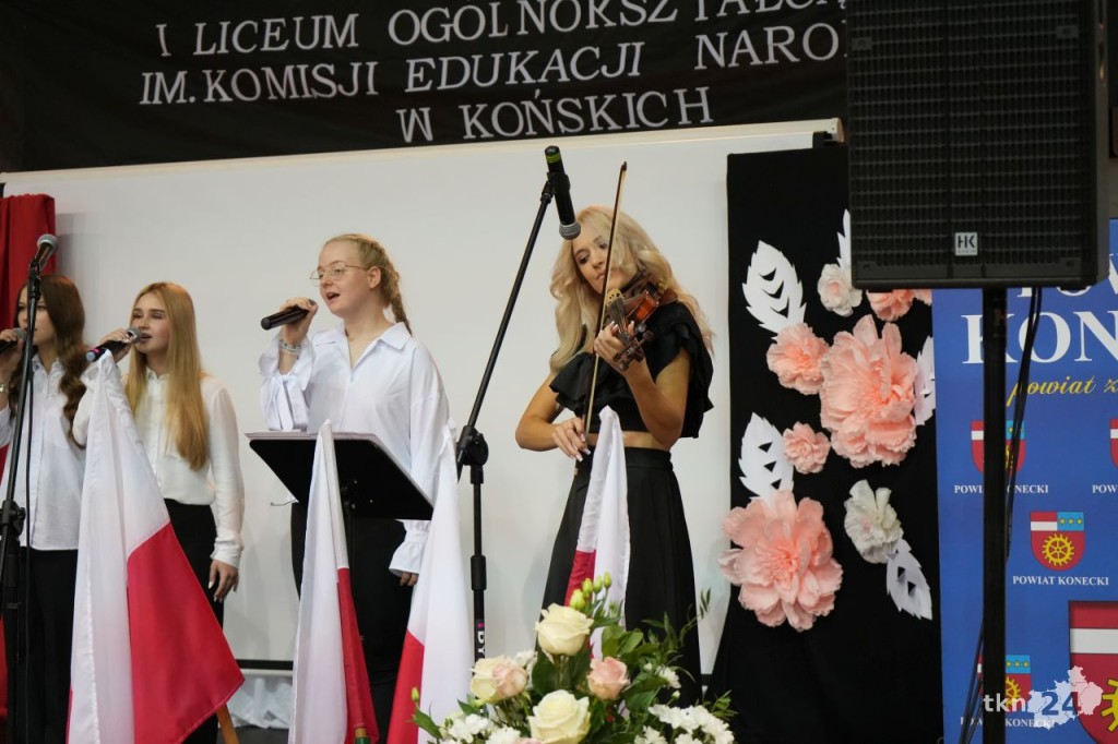 110 lat tradycji i wspomnień. Jubileusz I LO im. KEN w Końskich [wideo, zdjęcia]