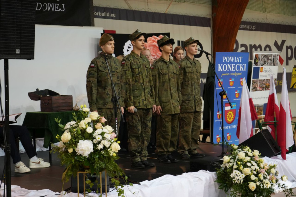 110 lat tradycji i wspomnień. Jubileusz I LO im. KEN w Końskich [wideo, zdjęcia]
