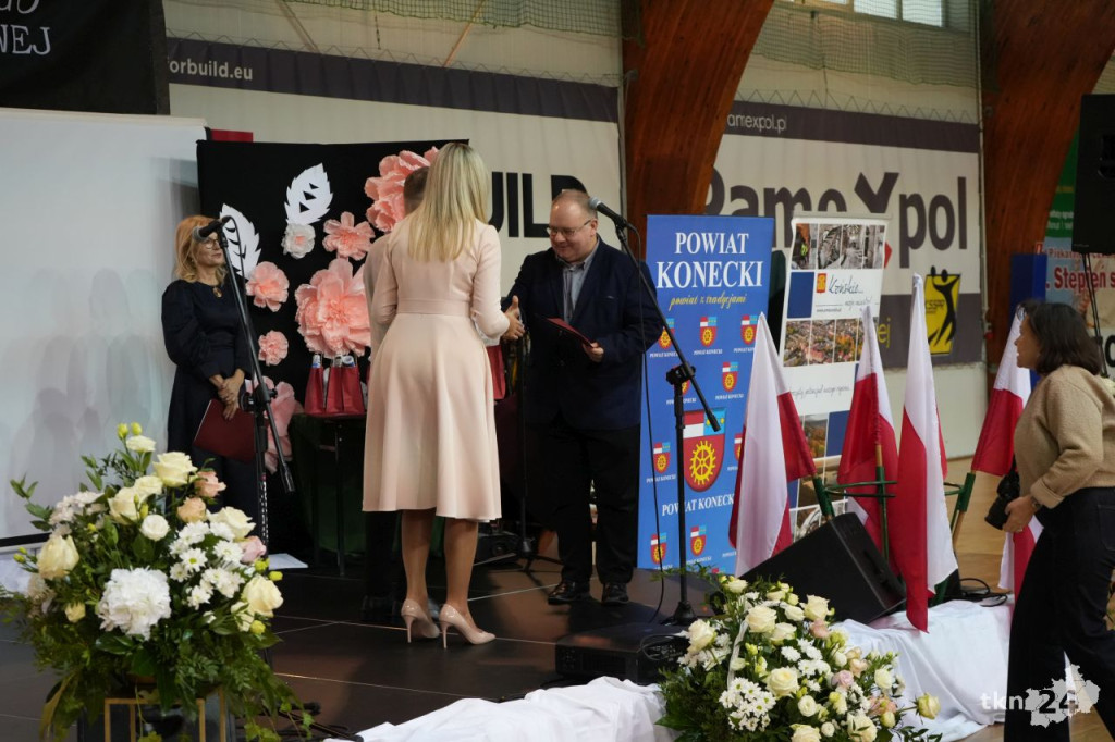 110 lat tradycji i wspomnień. Jubileusz I LO im. KEN w Końskich [wideo, zdjęcia]