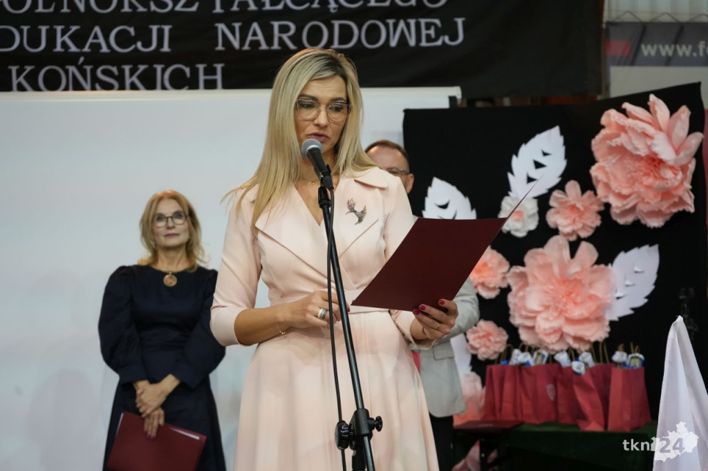 110 lat tradycji i wspomnień. Jubileusz I LO im. KEN w Końskich [wideo, zdjęcia]