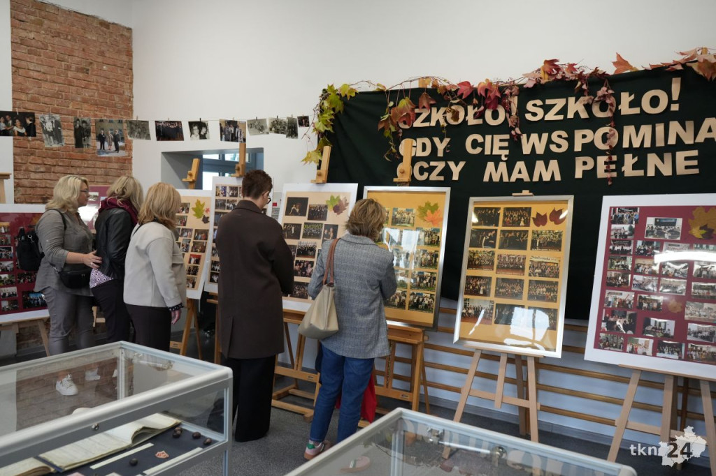 110 lat tradycji i wspomnień. Jubileusz I LO im. KEN w Końskich [wideo, zdjęcia]