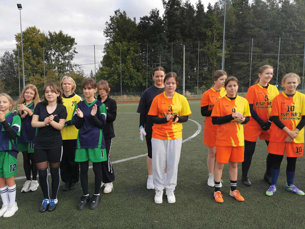 PSP nr 2 w Stąporkowie zdominowało Miejsko-Gminny Turniej Piłki Nożnej [zdjęcia]