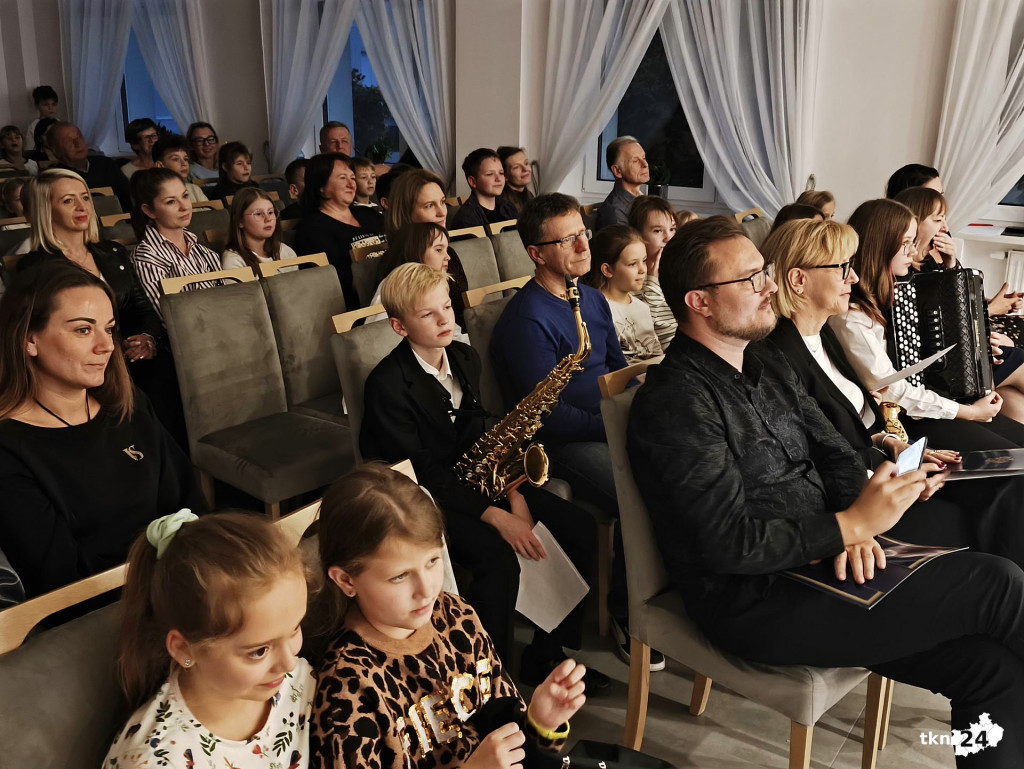 Uczniowie szkoły muzycznej koncertowali z okazji Dnia Edukacji Narodowej [wideo, zdjęcia]