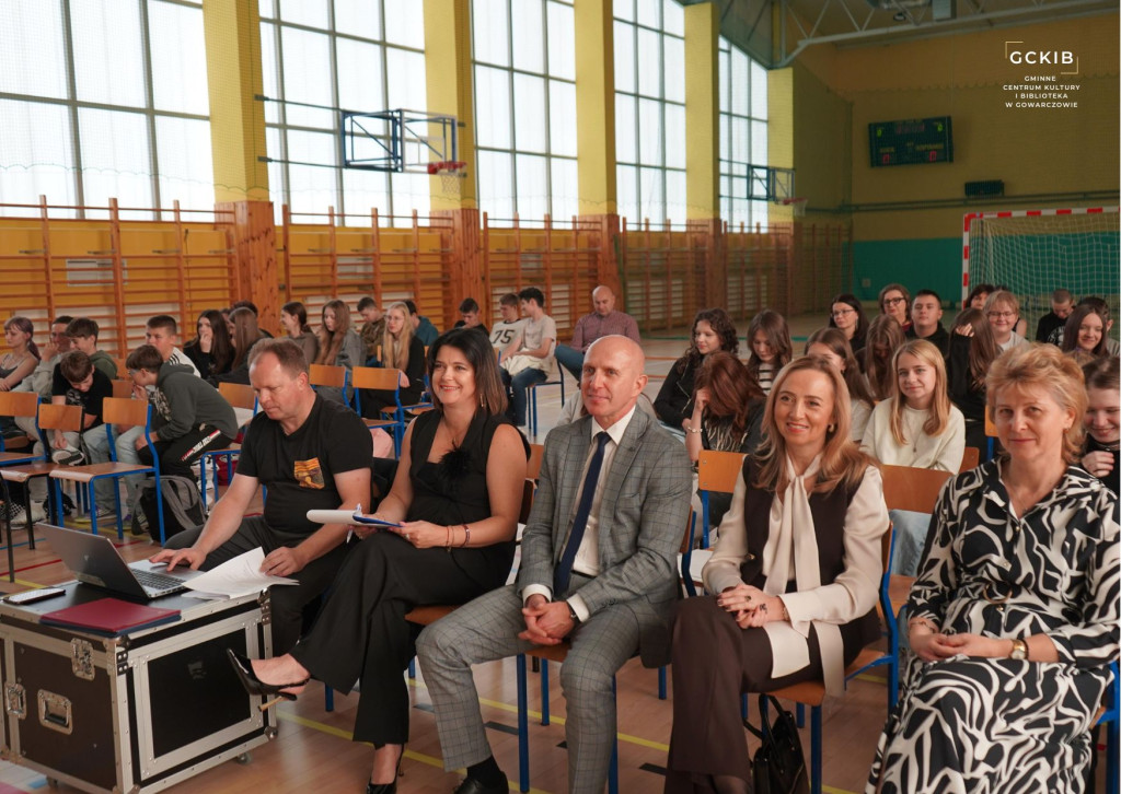 Uroczyste akademie i nagrody dla nauczycieli z okazji Dnia Edukacji Narodowej w Gowarczowie [zdjęcia]