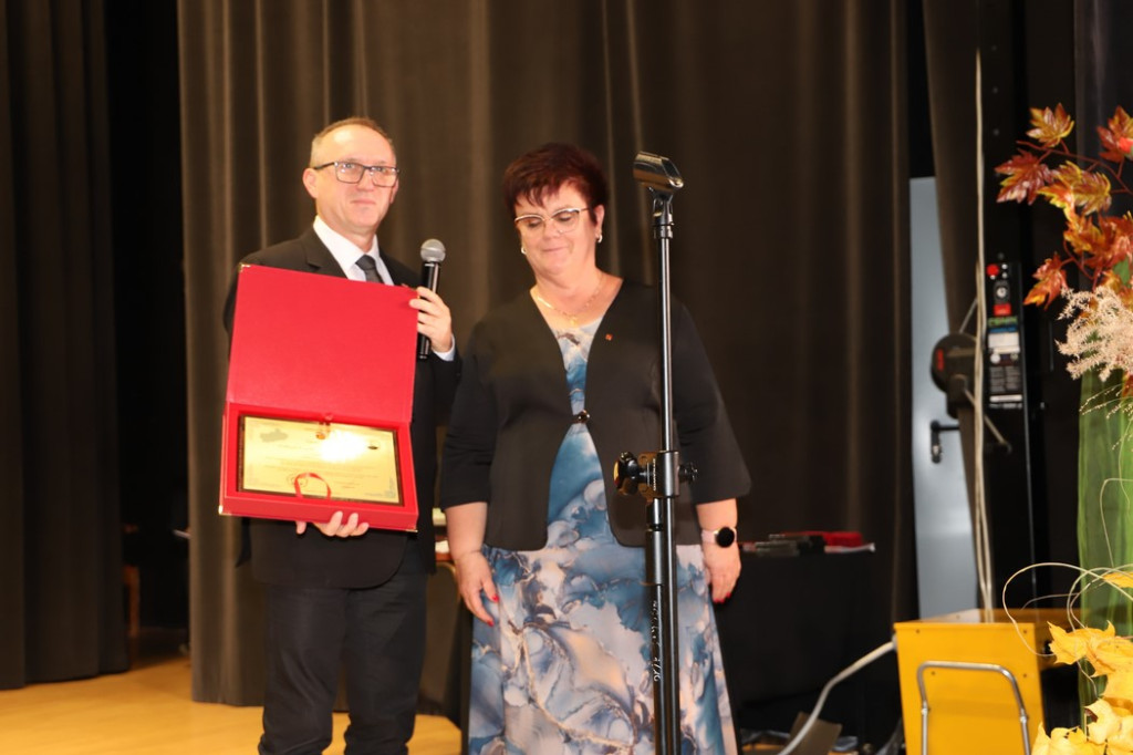 Stąporkowski Związek Nauczycielstwa Polskiego świętował Dzień Edukacji Narodowej [zdjęcia]
