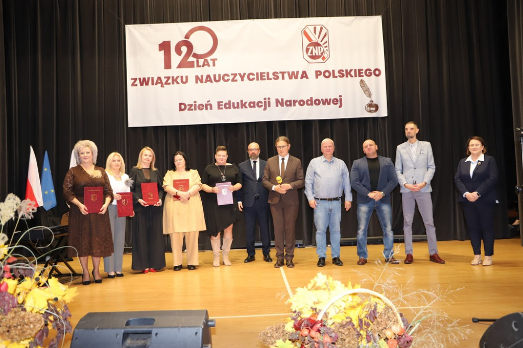 Stąporkowski Związek Nauczycielstwa Polskiego świętował Dzień Edukacji Narodowej [zdjęcia]