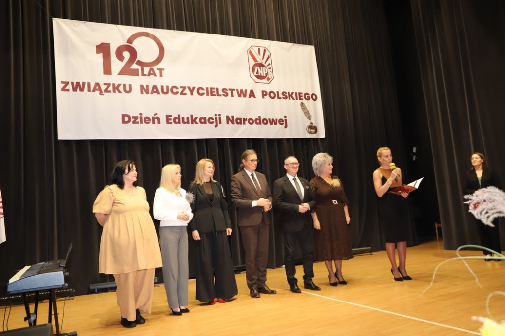Stąporkowski Związek Nauczycielstwa Polskiego świętował Dzień Edukacji Narodowej [zdjęcia]