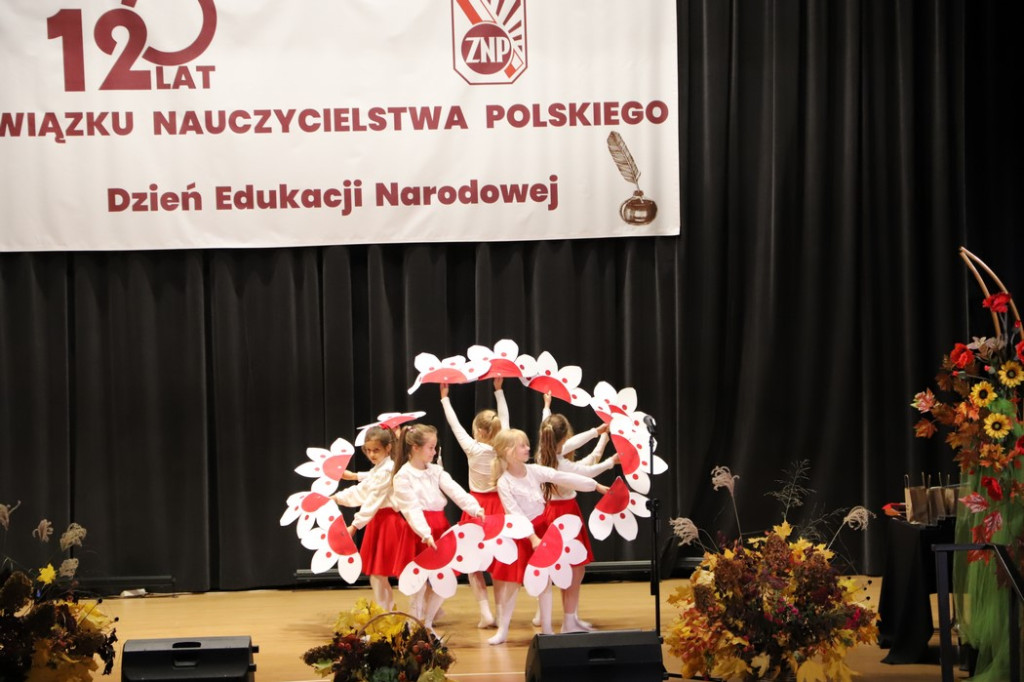Stąporkowski Związek Nauczycielstwa Polskiego świętował Dzień Edukacji Narodowej [zdjęcia]