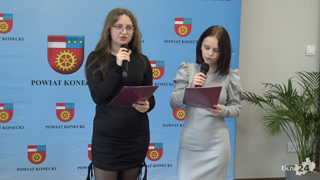 Powiat konecki docenił nauczycieli i dyrektorów z okazji Dnia Edukacji Narodowej [wideo, zdjęcia]