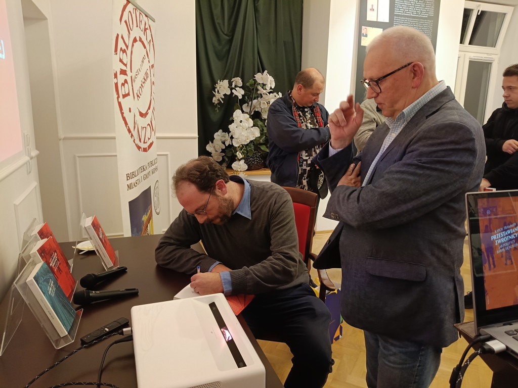 Ogólnopolska premiera książki Karola Trammera w Końskich [zdjęcia]