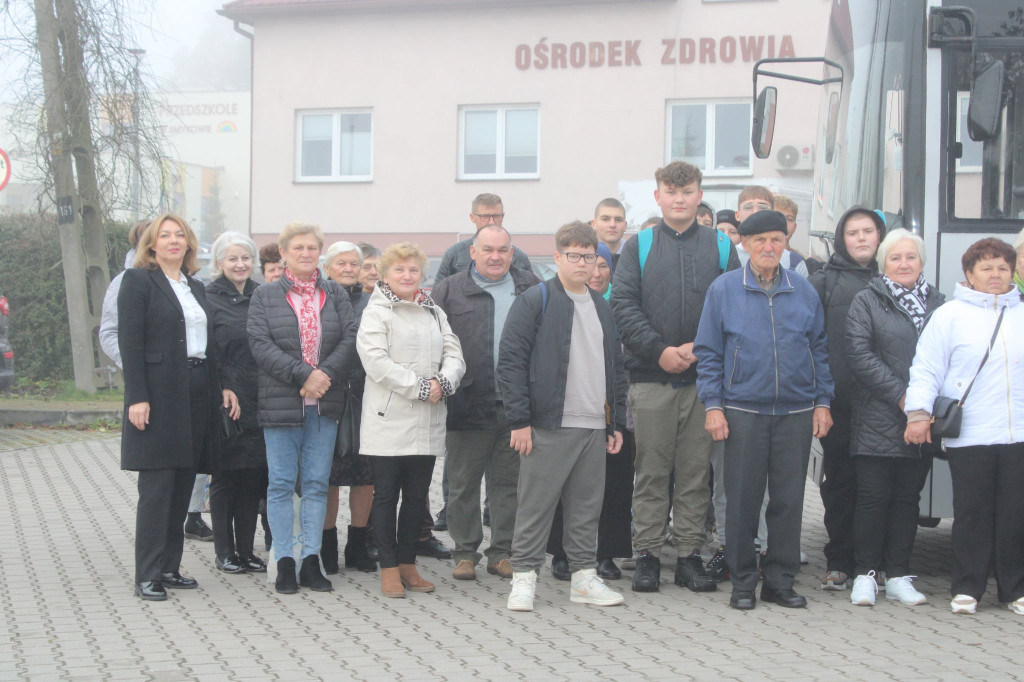 Mieszkańcy gminy Smyków zwiedzili Sejm RP z posłem Bartłomiejem Dorywalskim [zdjęcia]