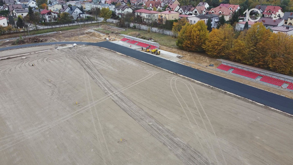 Stadion Lekkoatletyczny powstaje w Końskich. Zobaczcie nowe ujęcia