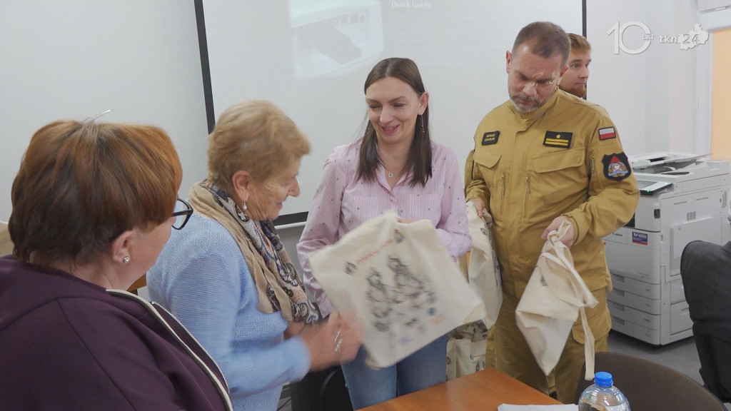 Czujny senior! Ratująca życie wiedza i ważne narzędzia dla seniorów [wideo, zdjęcia]