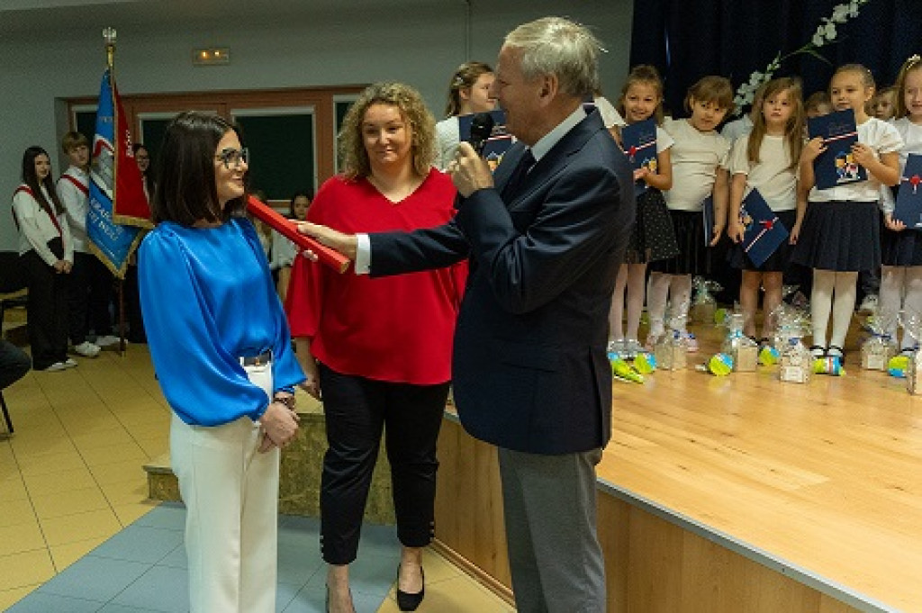 Pierwszoklasiści ze Stadnickiej Woli oficjalnie przyjęci w poczet uczniów [zdjęcia]