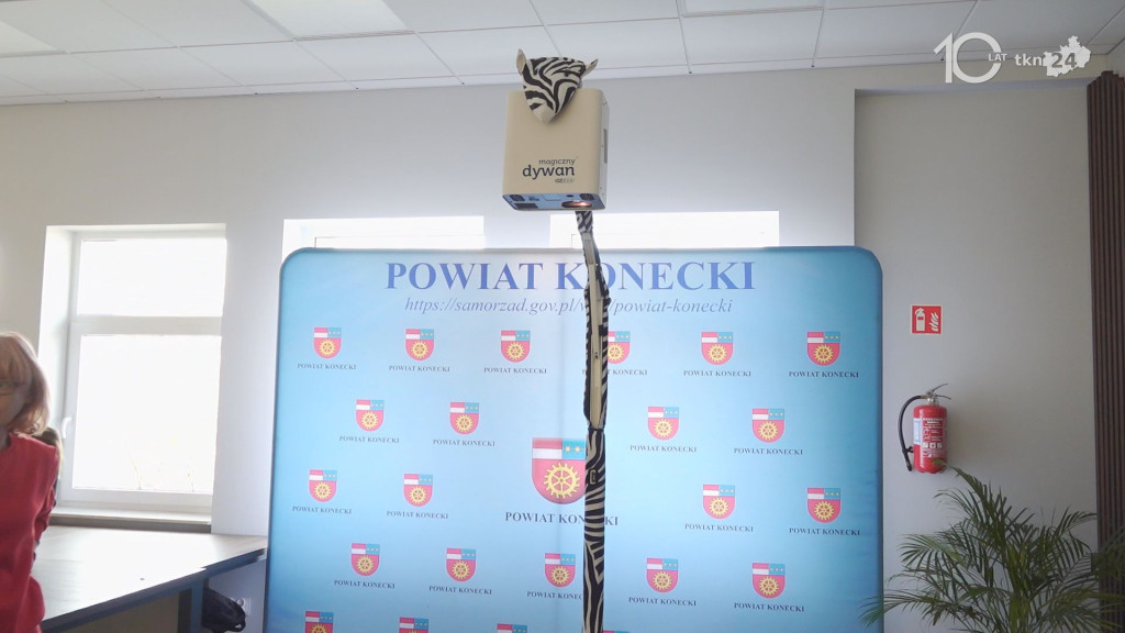 Magiczny dywan wsparciem w edukacji. Ciekawa konferencja w Końskich [wideo, zdjęcia]