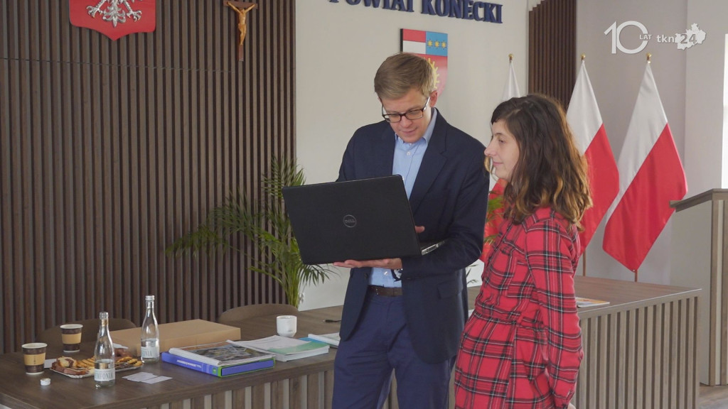 Magiczny dywan wsparciem w edukacji. Ciekawa konferencja w Końskich [wideo, zdjęcia]