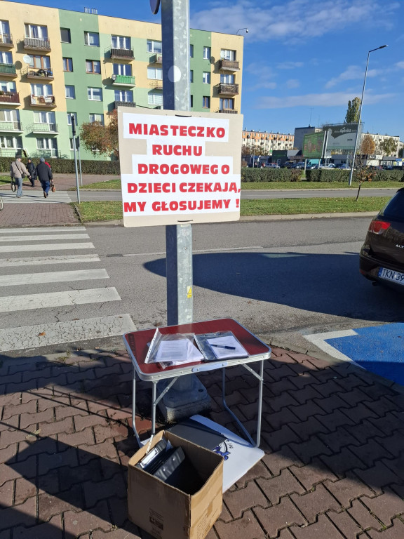 700 podpisów od Lewicy na Miasteczko Ruchu Drogowego [zdjęcia]