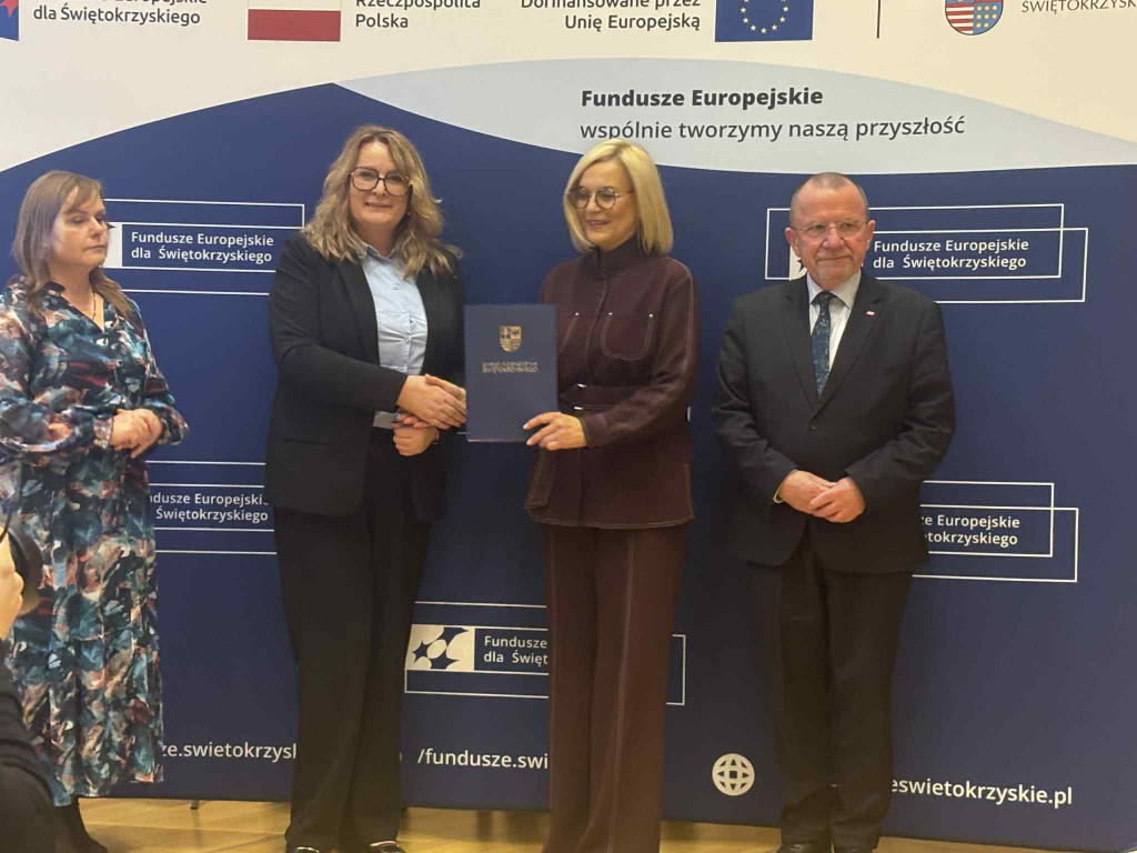 Gmina Smyków z unijnym wsparciem. Szkoła w Miedzierzy i urząd przejdą termomodernizację