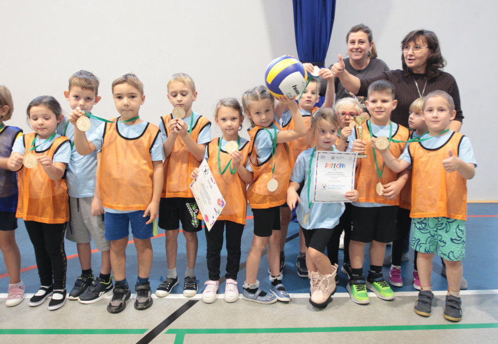 Mali sportowcy z Krasnej najlepsi w gminnej Przedszkoliadzie [wideo, zdjęcia]