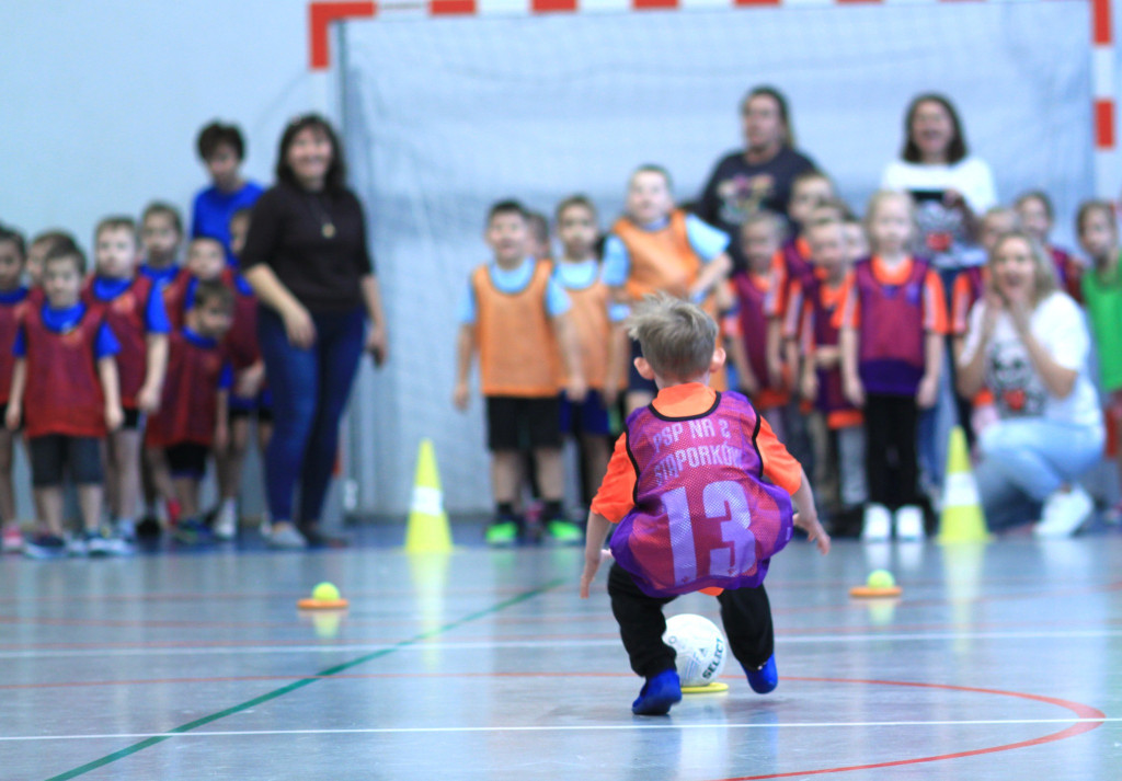 Mali sportowcy z Krasnej najlepsi w gminnej Przedszkoliadzie [wideo, zdjęcia]