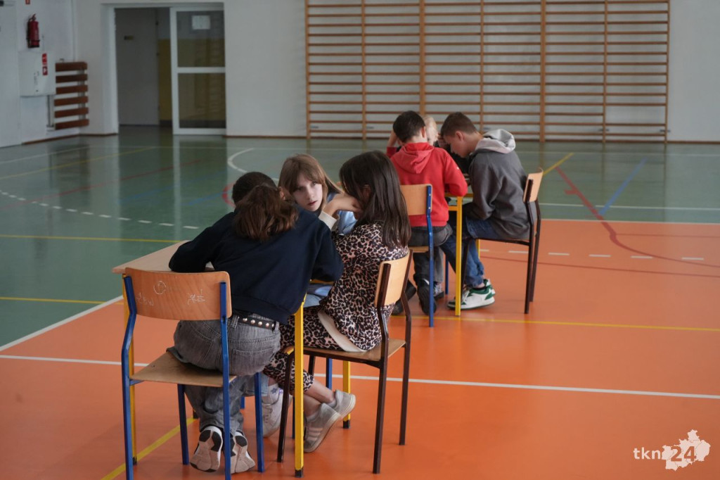 Stąporkowska szkoła najlepsza w powiatowych eliminacjach turnieju `Bezpieczeństwo na piątkę` [wideo, zdjęcia]