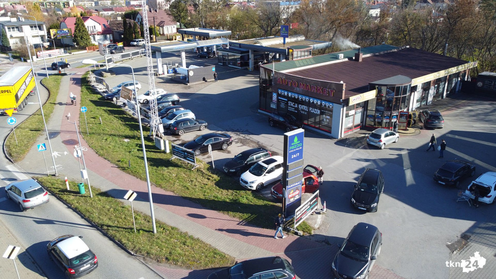 PIT STOP. Nowy sklep przy stacji na Kieleckiej rusza 1 listopada! [wideo, zdjęcia]