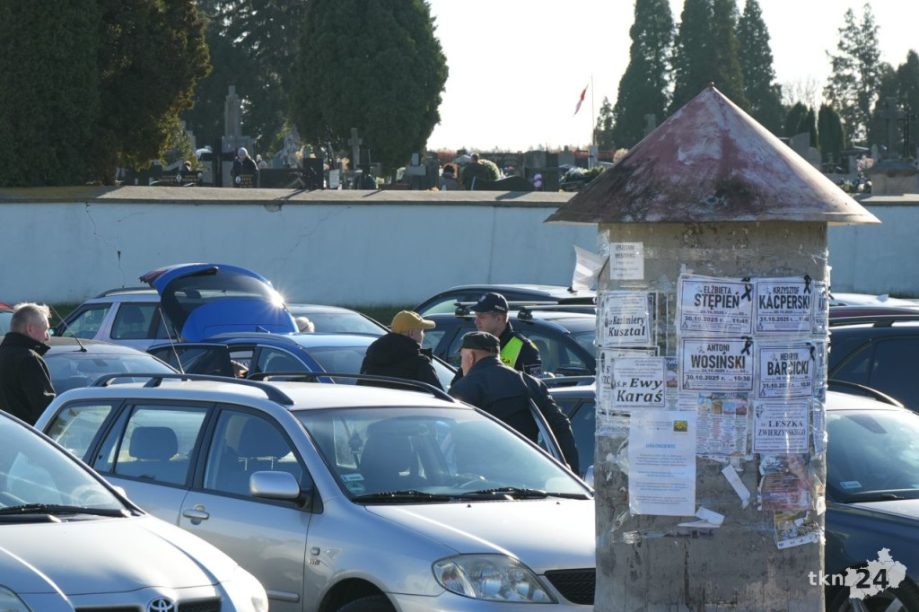 Policja podpowiada, jak bezpiecznie spędzić czas Wszystkich Świętych [wideo, zdjęcia]