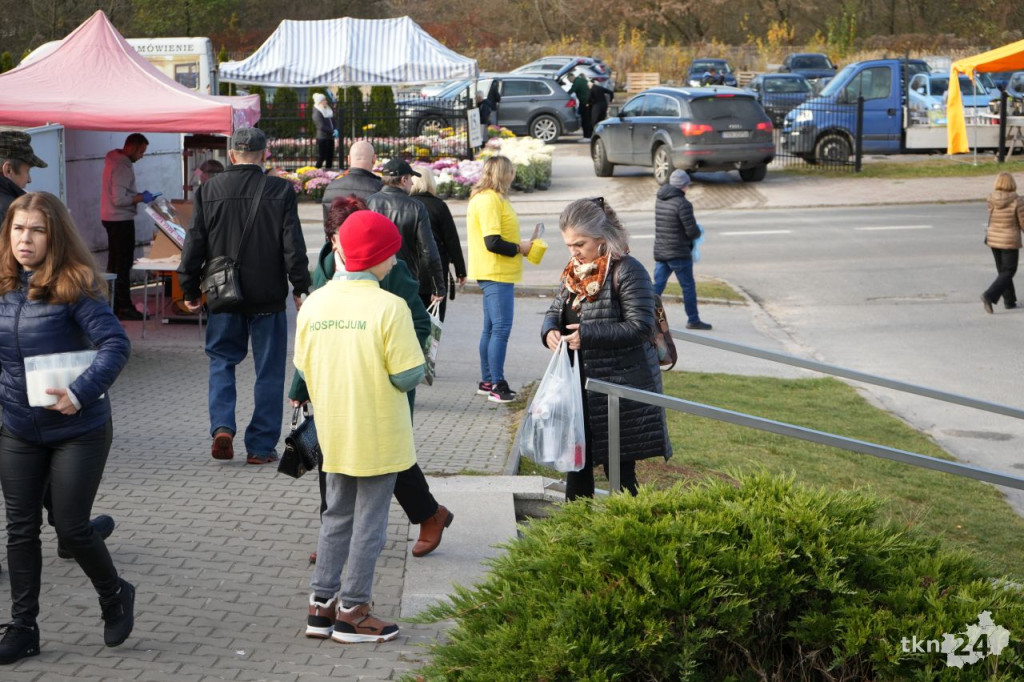Sobotni poranek Wszystkich Świętych w Końskich. Zobaczcie zdjęcia