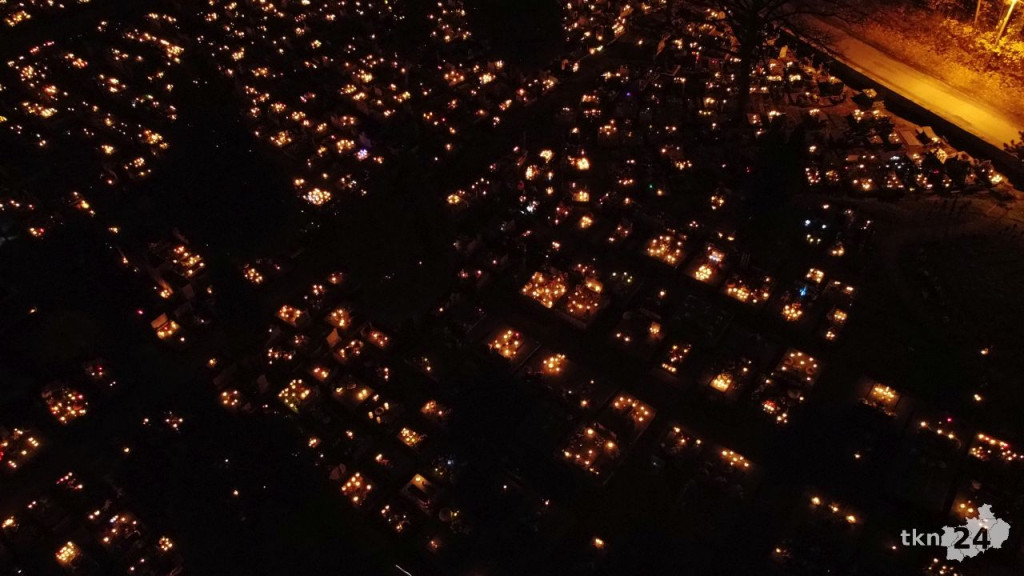 Konecki cmentarz z drona. Zobaczcie nocne ujęcia