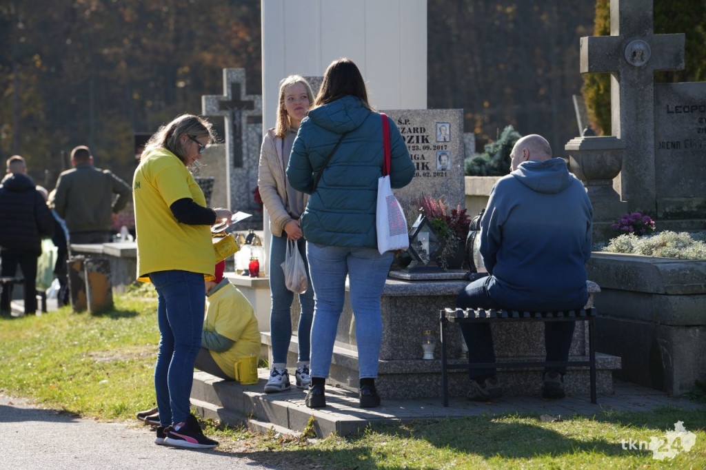 Sobotni poranek Wszystkich Świętych w Końskich. Zobaczcie zdjęcia