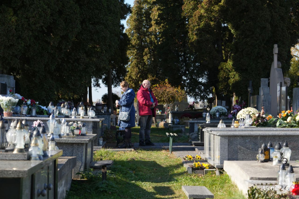 Sobotni poranek Wszystkich Świętych w Końskich. Zobaczcie zdjęcia