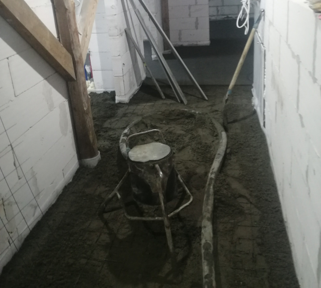 Trwa modernizacja poddasza Hospicjum w Rudzie Białaczowskiej [zdjęcia]