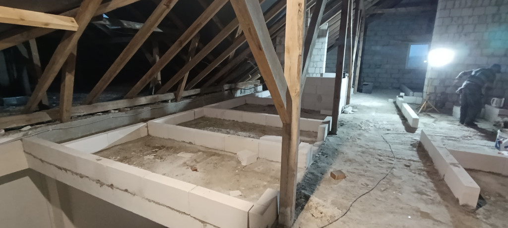 Trwa modernizacja poddasza Hospicjum w Rudzie Białaczowskiej [zdjęcia]
