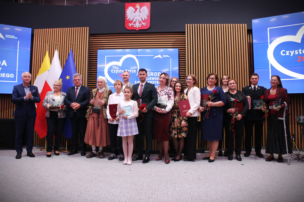 Nauczyciel Emil Grabarczyk z honorową nagrodą `Czyste Serce` [zdjęcia]