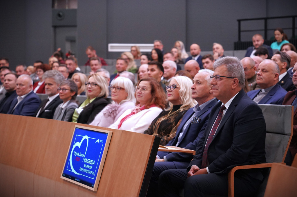 Nauczyciel Emil Grabarczyk z honorową nagrodą `Czyste Serce` [zdjęcia]